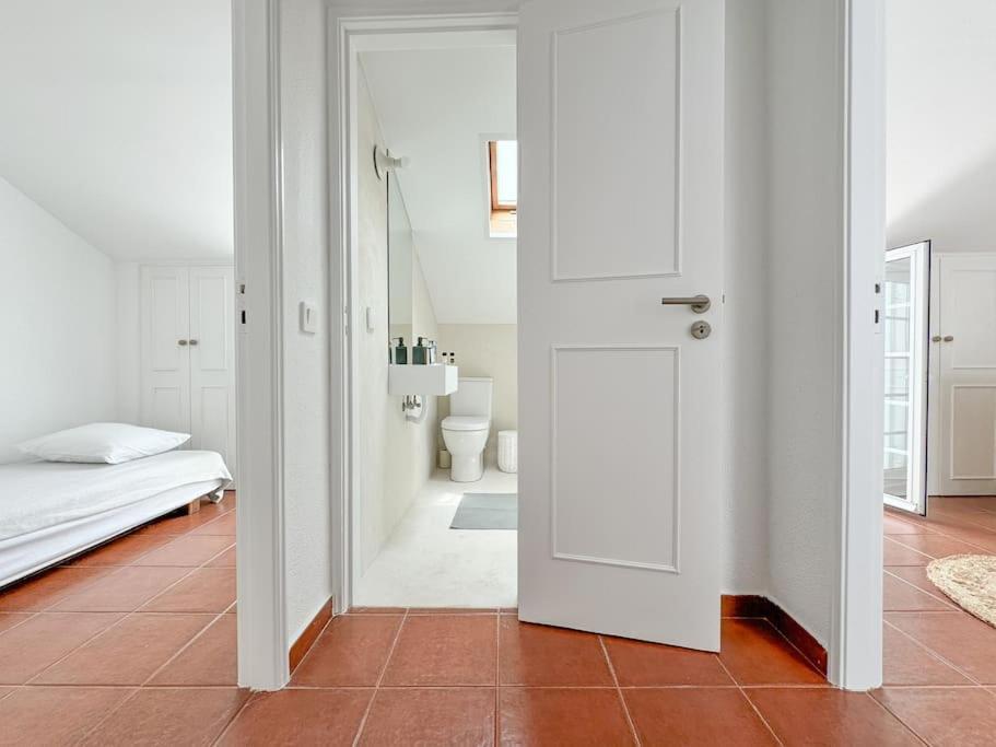 Costa Inn Beach House With Pool By Homeful Homes Costa de Caparica Εξωτερικό φωτογραφία