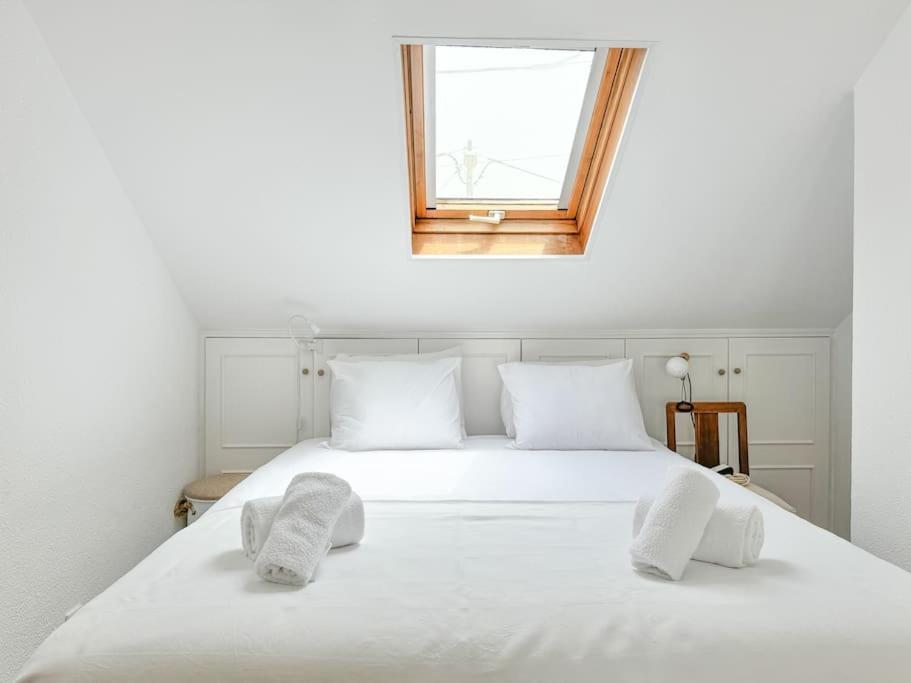 Costa Inn Beach House With Pool By Homeful Homes Costa de Caparica Εξωτερικό φωτογραφία