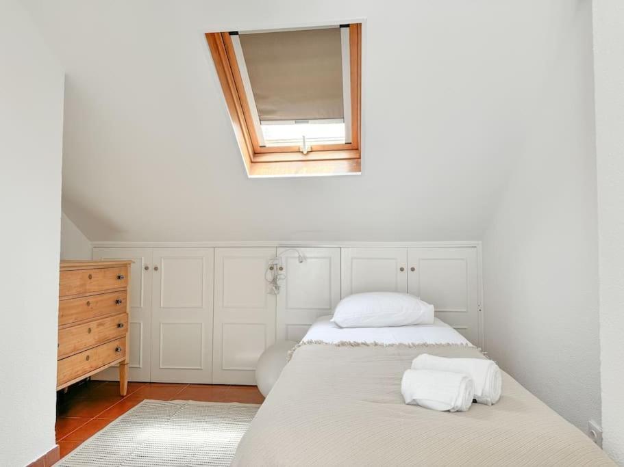 Costa Inn Beach House With Pool By Homeful Homes Costa de Caparica Εξωτερικό φωτογραφία