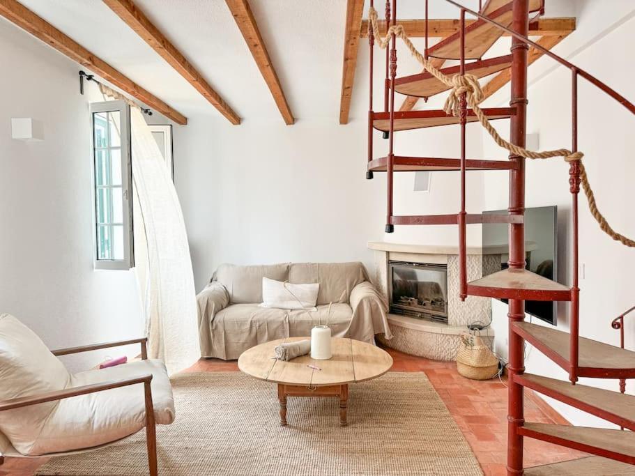 Costa Inn Beach House With Pool By Homeful Homes Costa de Caparica Εξωτερικό φωτογραφία